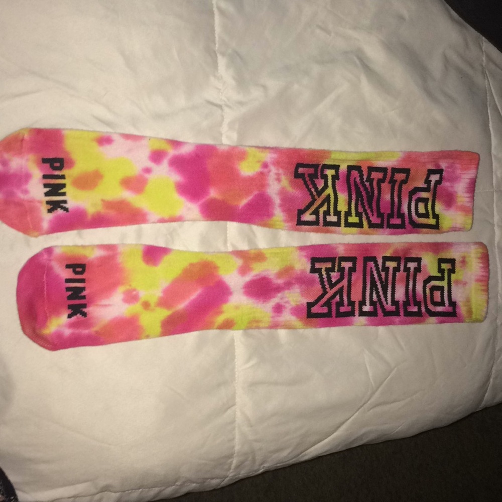Pink tie dye socksNWOT